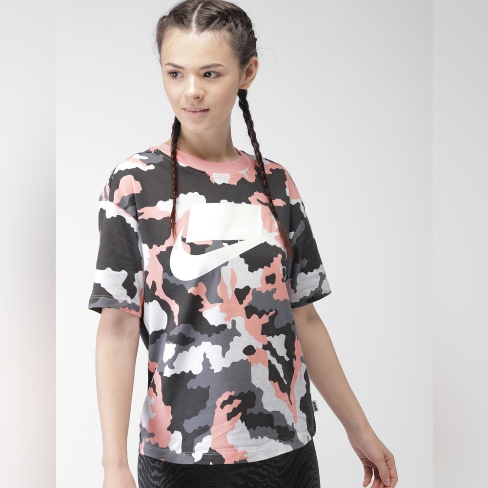 NWOT NIKE Pink Camo Tee